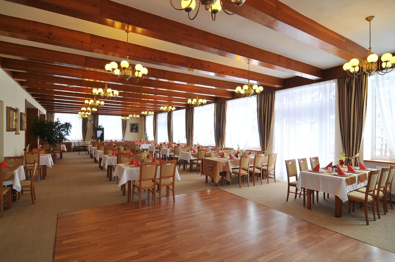 Hotel Manes Svratka Dış mekan fotoğraf