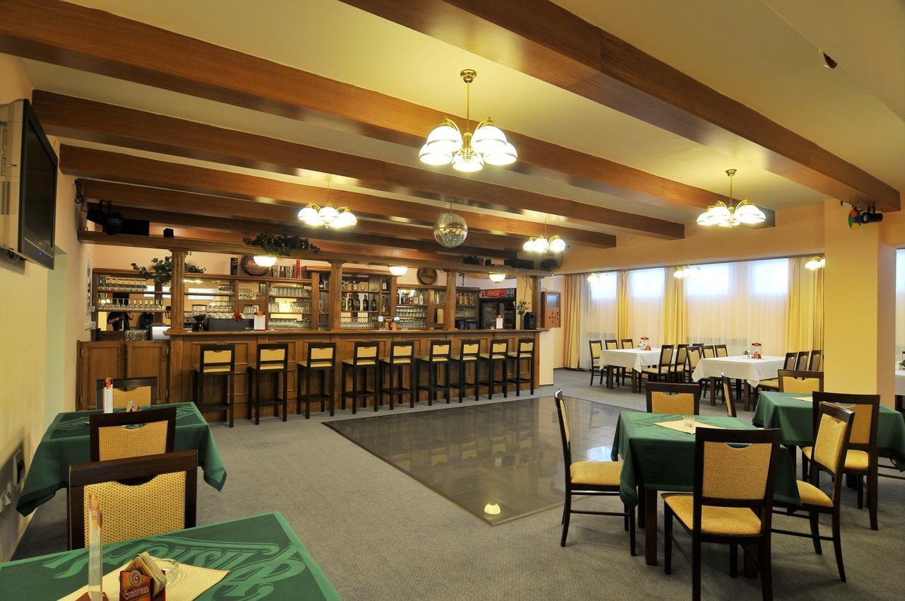 Hotel Manes Svratka Dış mekan fotoğraf