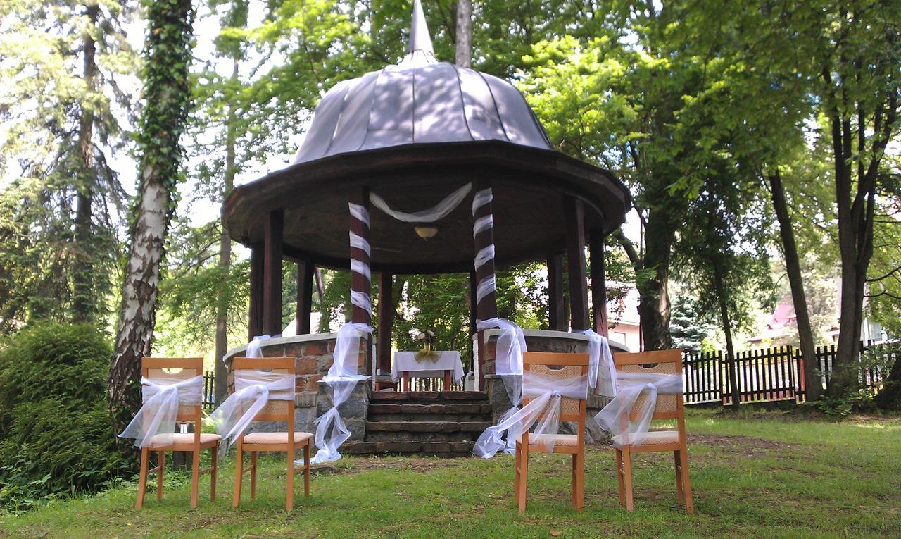 Hotel Manes Svratka Dış mekan fotoğraf