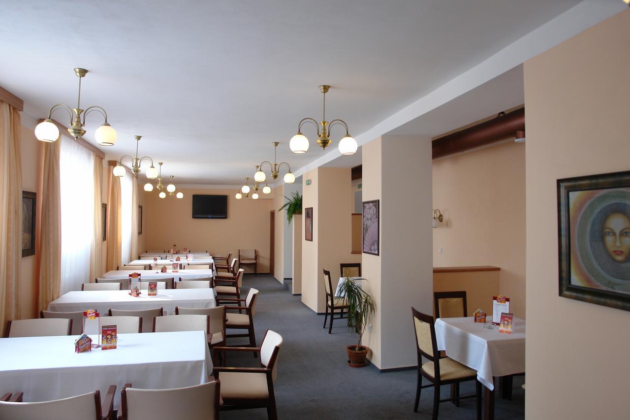 Hotel Manes Svratka Dış mekan fotoğraf