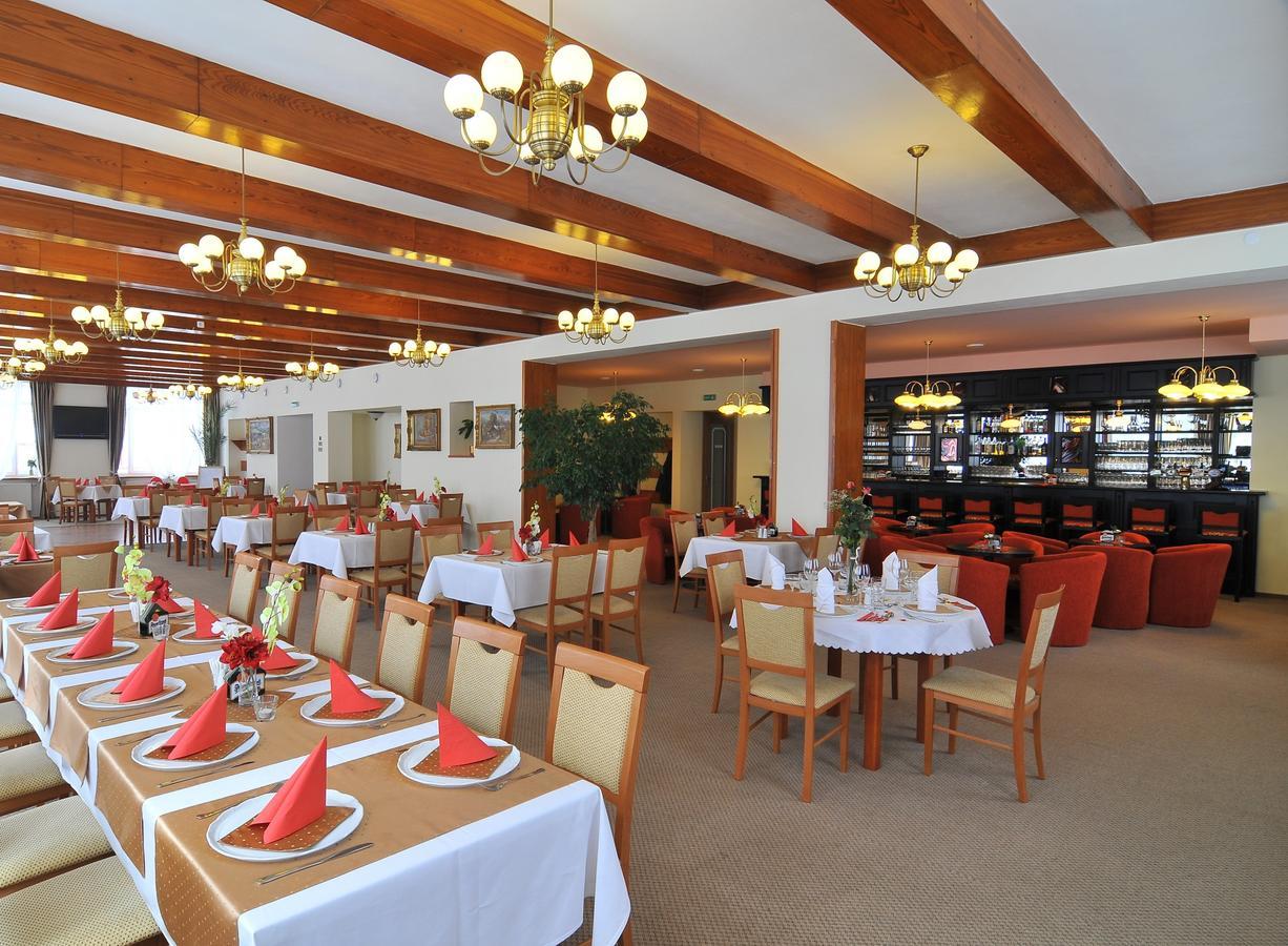 Hotel Manes Svratka Dış mekan fotoğraf